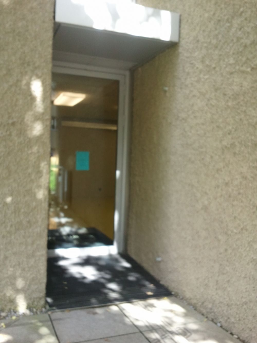 FRE, Stockwerk D: Nebeneingang Steinwiesstrasse.