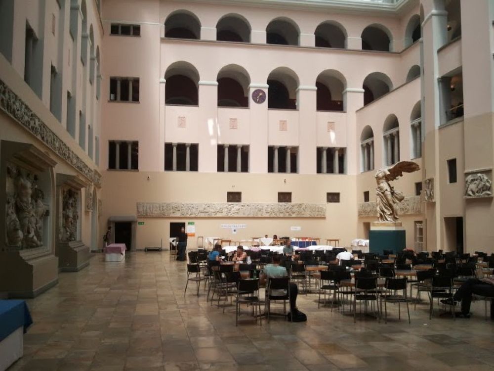 KOL, Stockwerk D: Der Lichthof.