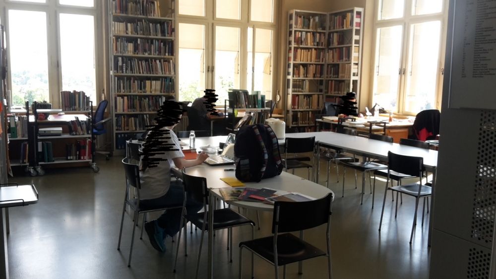 KO2-F, Bibliothek: Gesamtanblick.