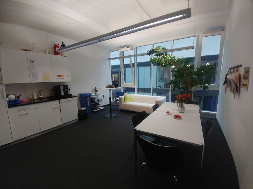 Aufenthaltsraum AND-5-13: Gesamtanblick des Aufenthaltraums.