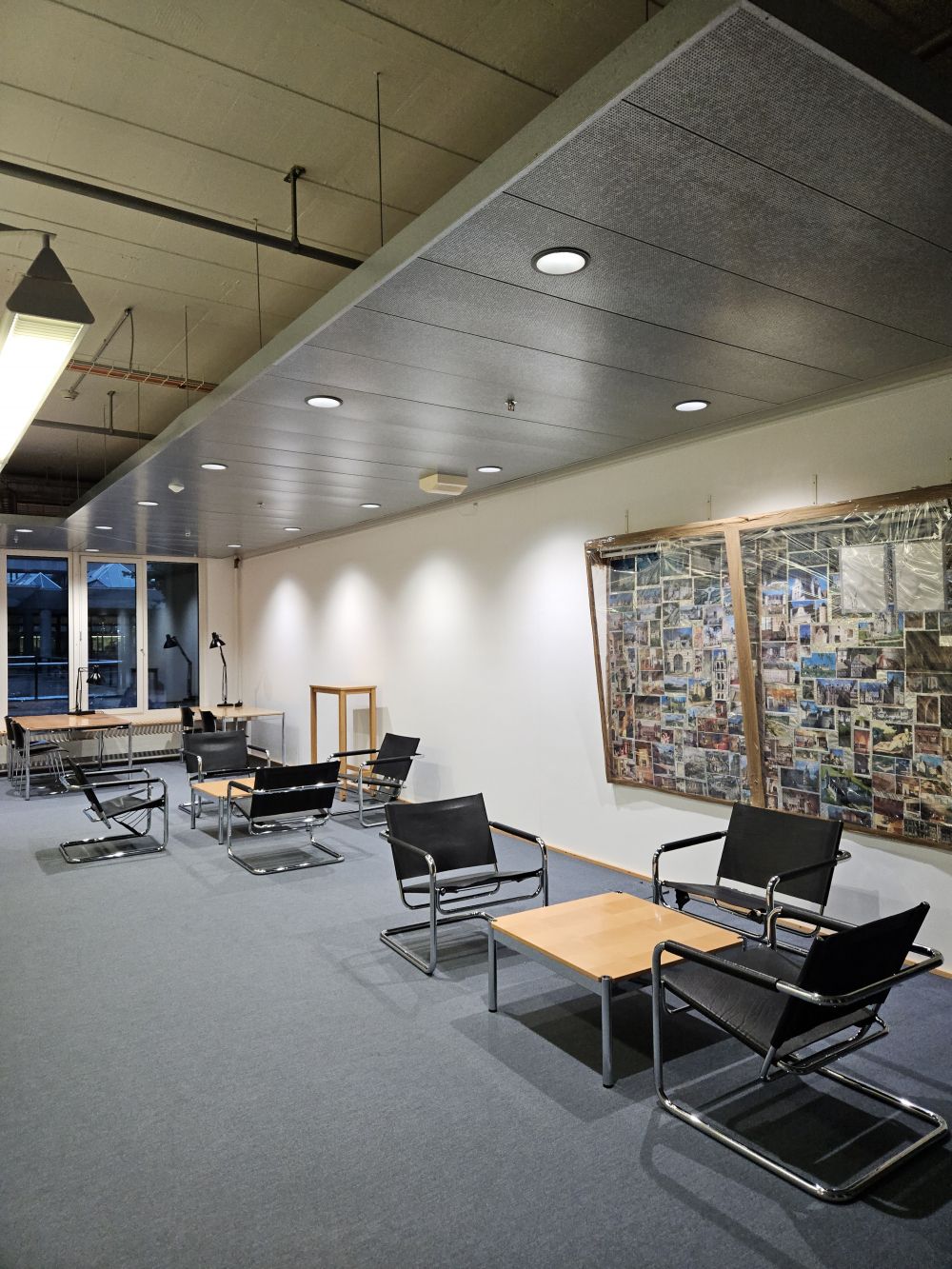 Y15-H, Bibliothek: Leseplätze.