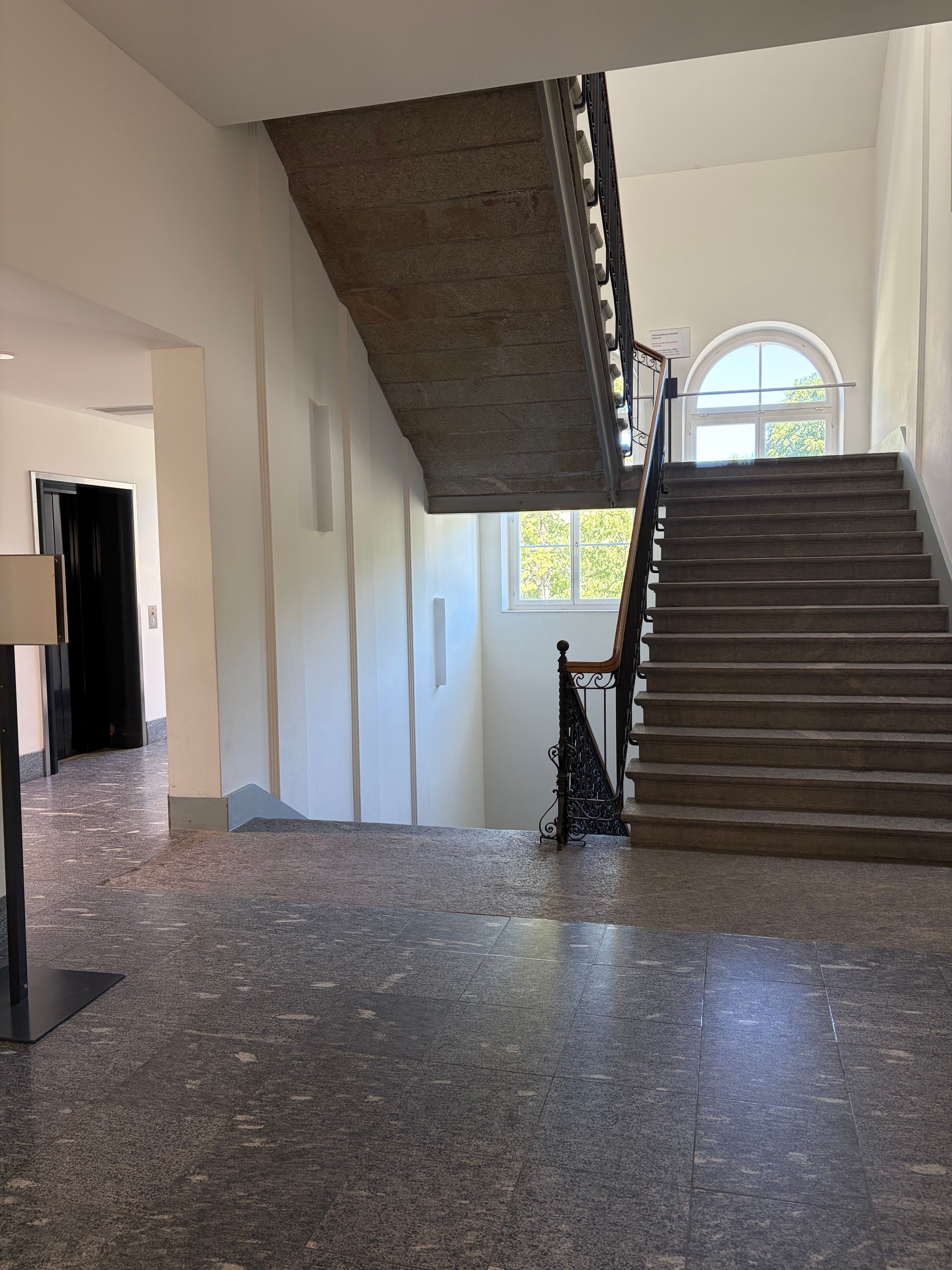 SOC_Stockwerk F (= 1. OG): Abbild des Treppenhauses des ersten Obergeschosses.