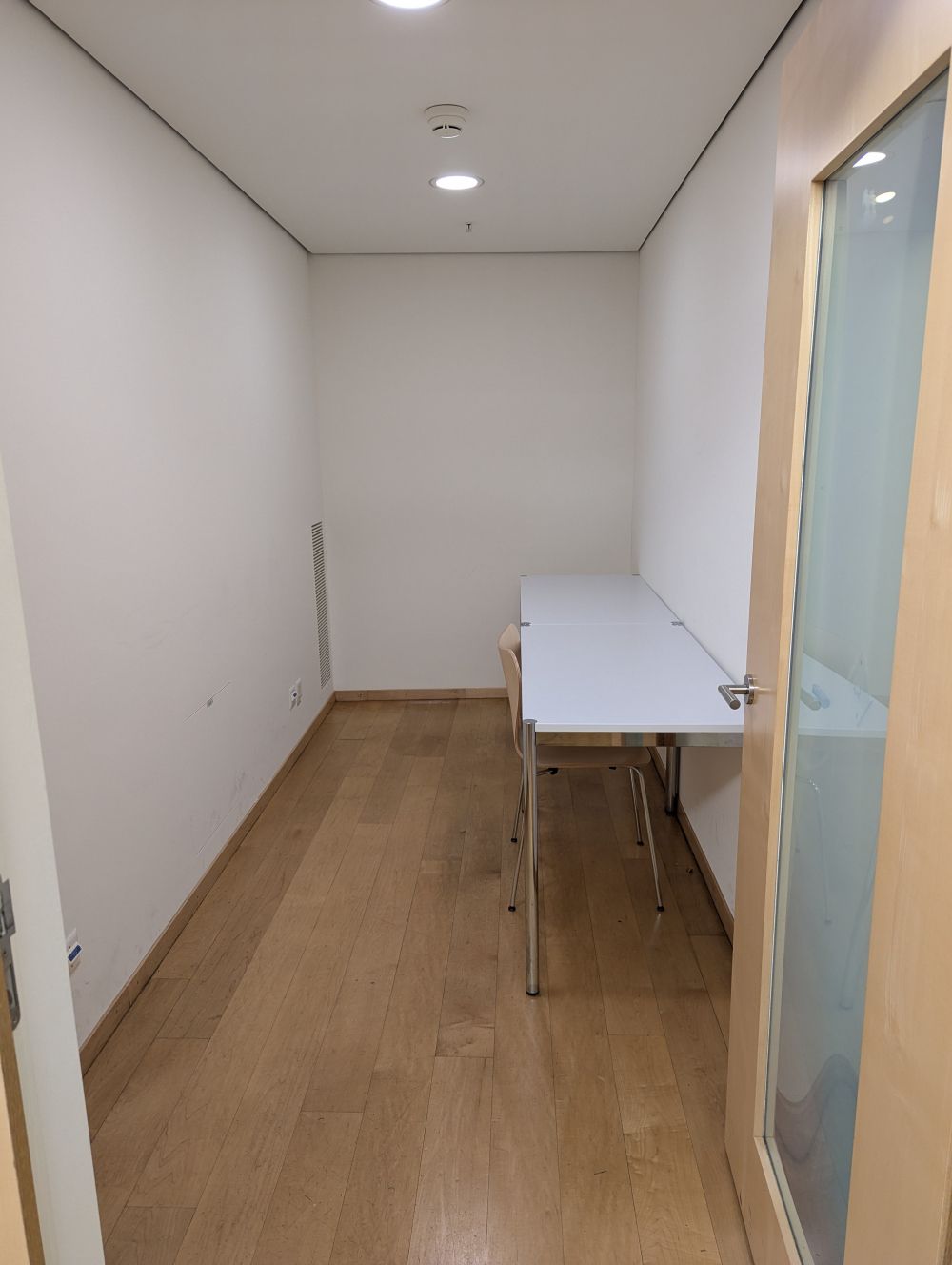 RAI-BIB-H, Parlatorium Nord 1: Innenansicht des Parlatoriums.