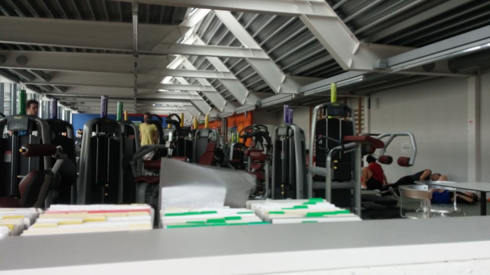 Y30-F, Halle: Ein Blick in das Kraft/Cardio-Center.