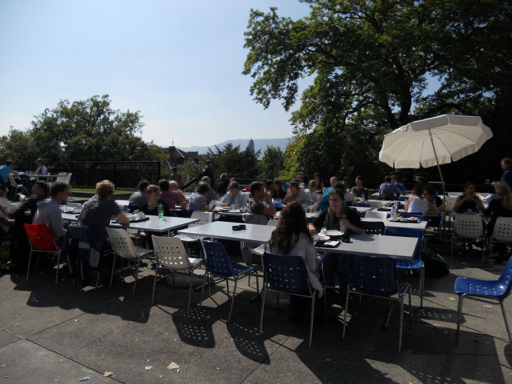 MEN-A, Mensa: Terrasse.