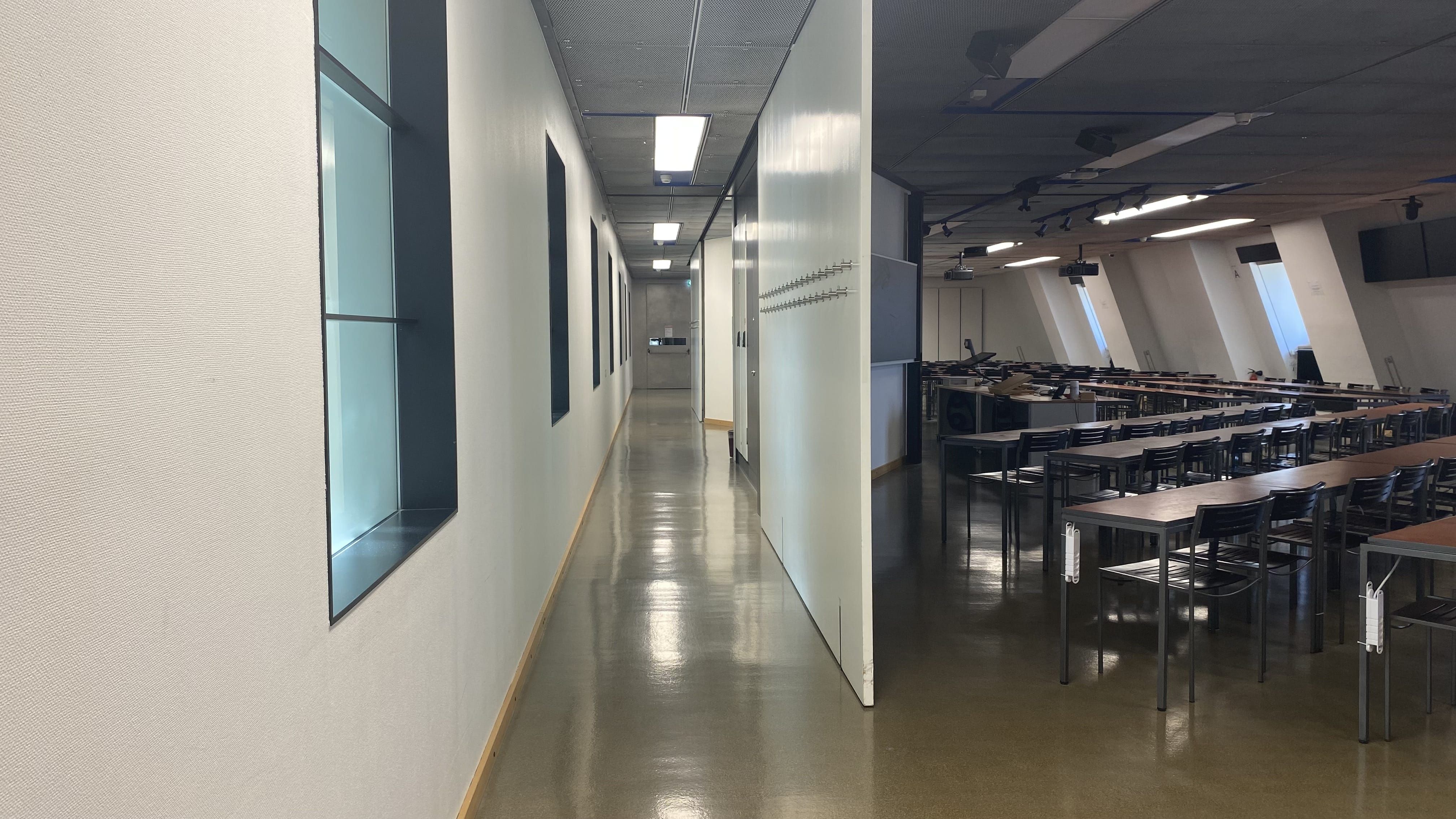 Hörsaal KOL-H-312b: Durchgang zu KOL-H-312a.