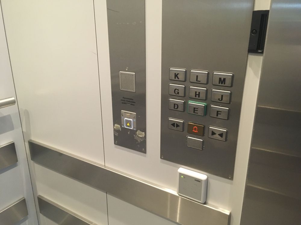 Y13, Lift: Tastenübersicht im Einzellift.