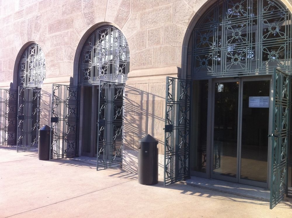 Gebäude KOL: Eingang Doktor-Faust-Gasse (nur über Treppen).