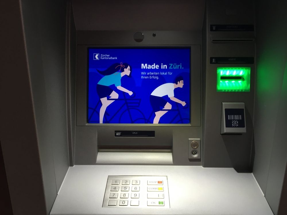 Y24-G, Bankomat: Nahaufnahme Bankomat.