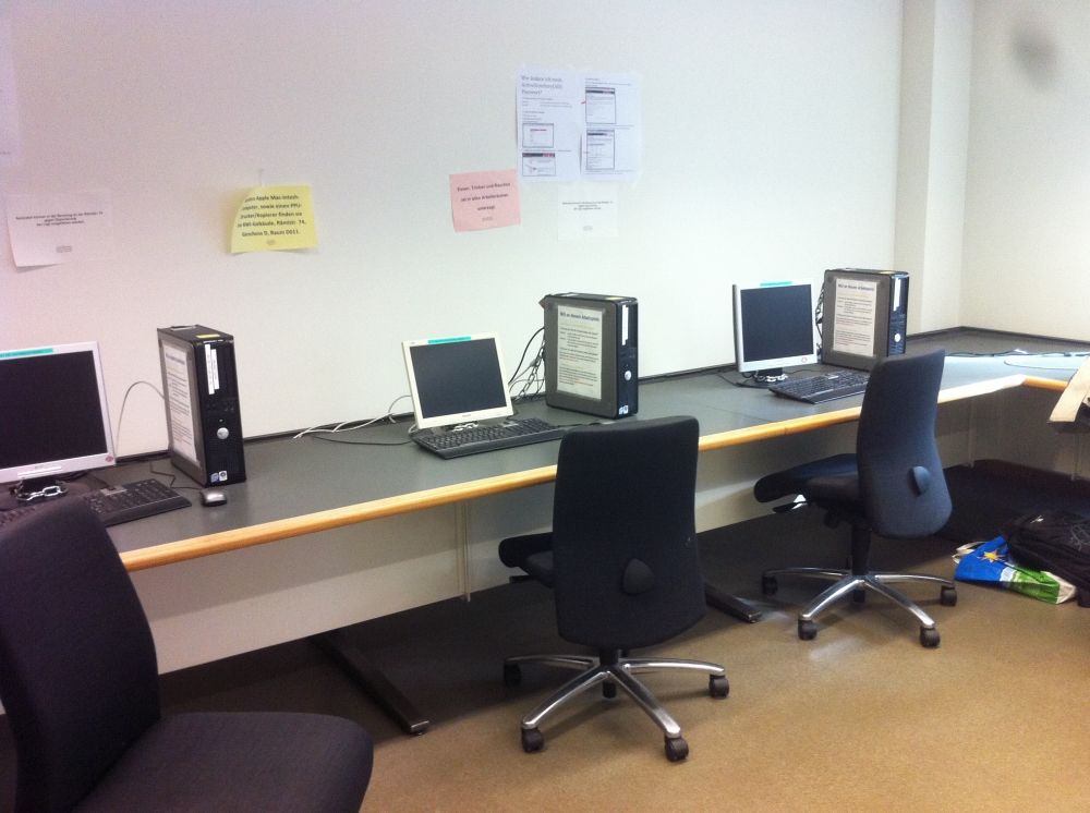 Computer-Arbeitsraum KOL-Da-11: Windows-Arbeitsplätze, nach dem Eingang links.
