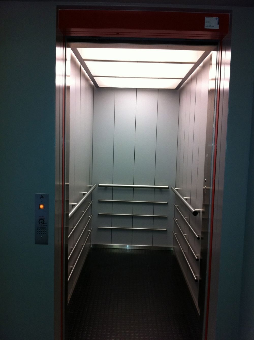 SOD, Lift: Lift (Stockwerk E bzw. 0).