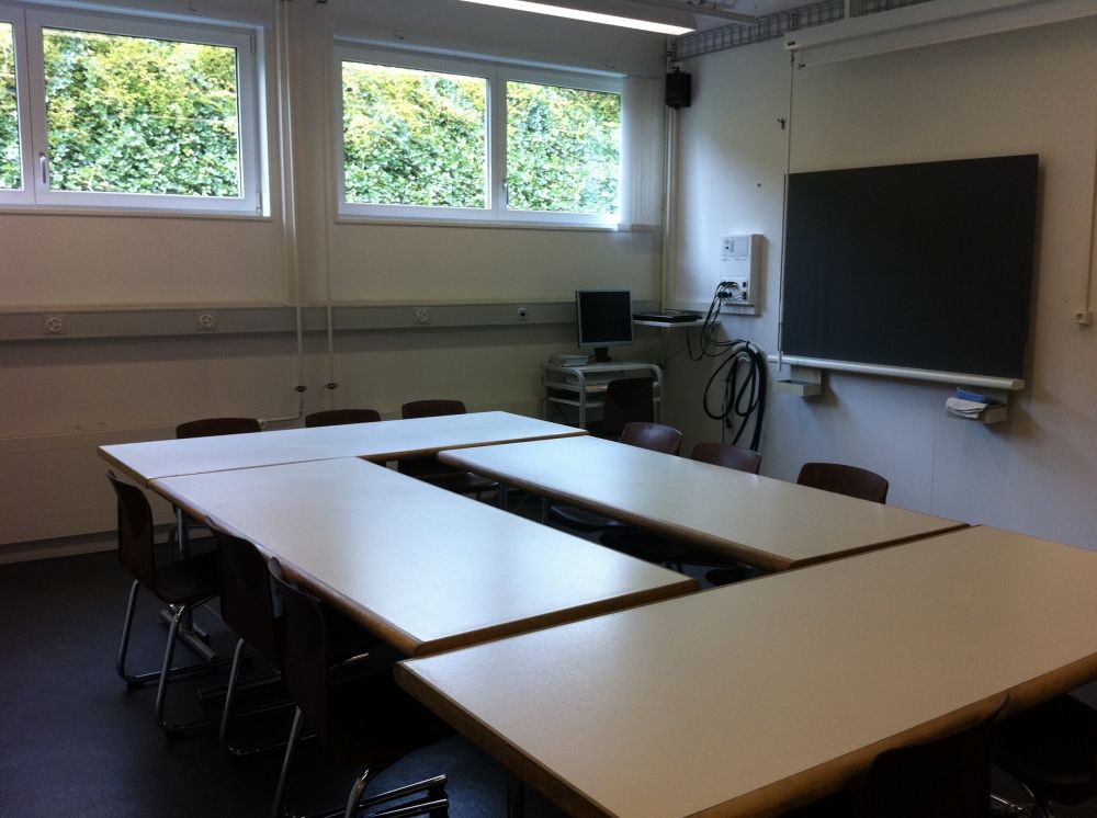 Seminarraum GLT-A-04: Raumsicht von Türe aus.