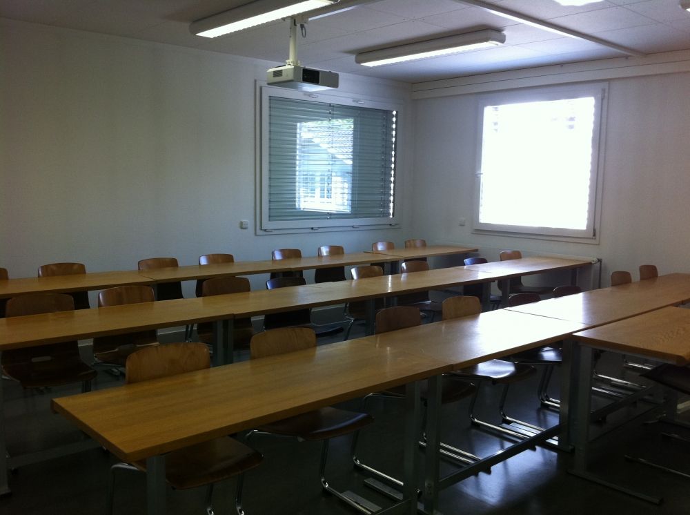 Seminarraum SOE-F-08: Vom Flipchart aus nach hinten.
