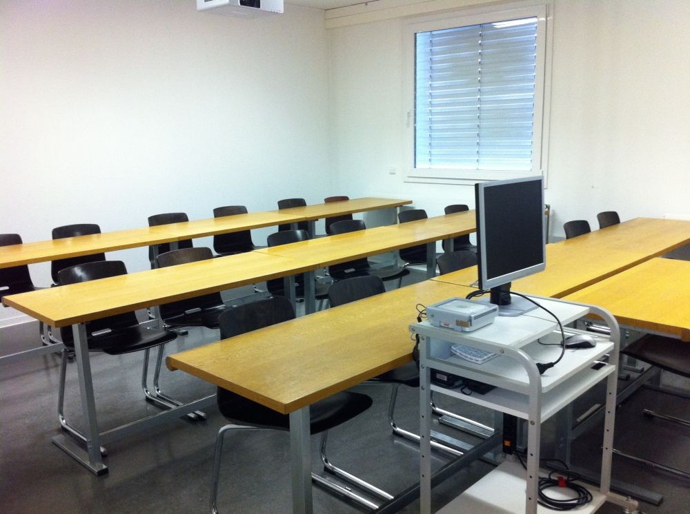 Seminarraum SOE-F-09: Vom Flipchart aus nach hinten.