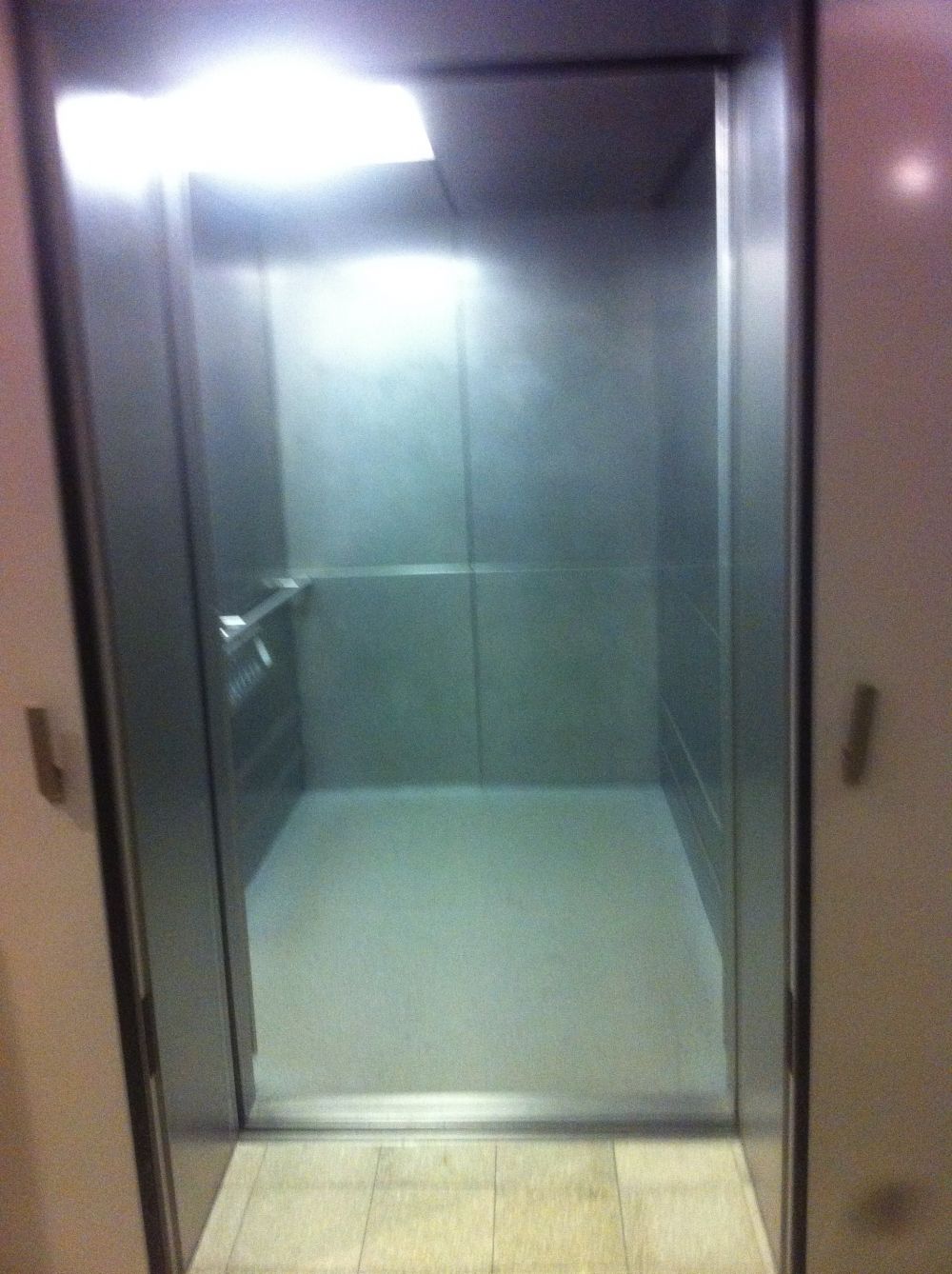 KOL, Haupt-Lift (Zweier-Liftgruppe): Blick in einen Lift hinein.