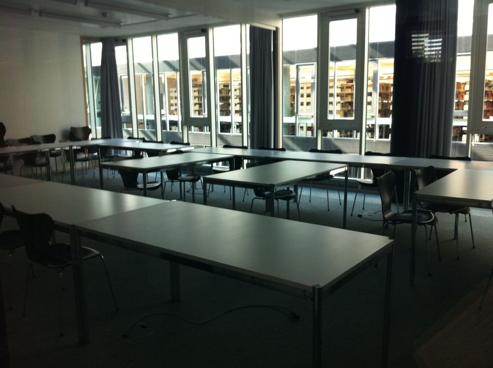 Seminarraum AND-5-29/31: Seminarraum von Eingang aus (Innenansicht).