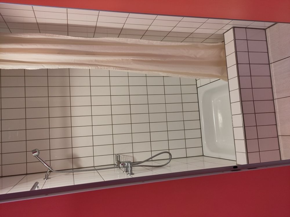 Y23-F, Dusche und Toilette (Männer): Dusche