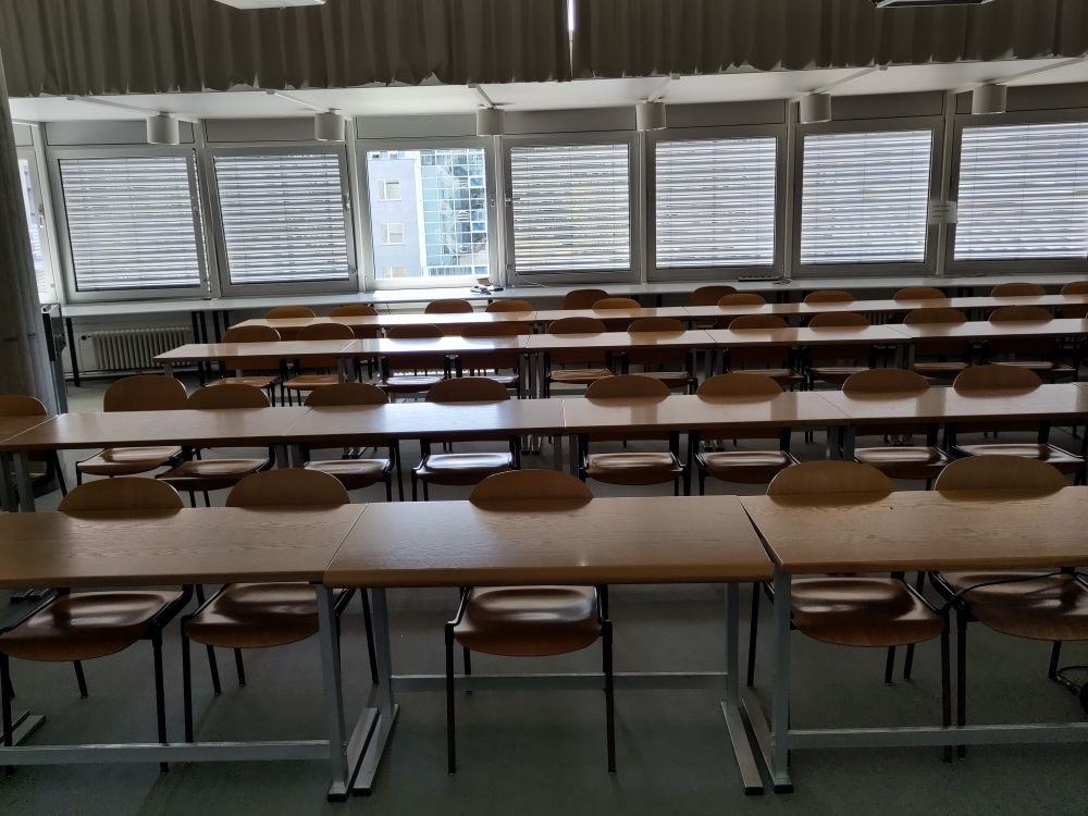 Arbeitsraum für Studierende Y36-K-08: Innenansicht Raum Mitte (von Tür aus).