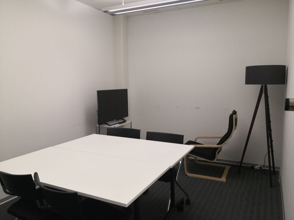Arbeitsraum für Studierende AFL-G-271: Innenansicht.