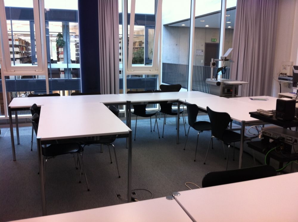 Seminarraum AND-5-29/31: Seminarraum von Eingang aus (Innenansicht).