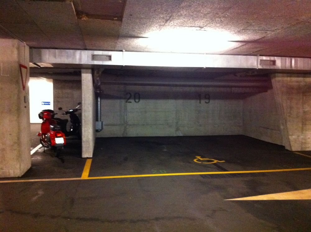 BIN, Stockwerk -1: Rollstuhl-Parkplatz.