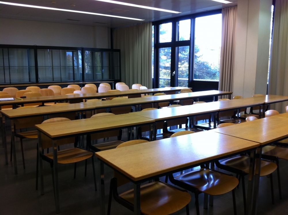Seminarraum Y11-F-06: Seminarraum (von der Wandtafel aus).