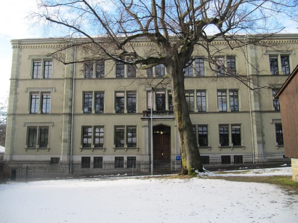 Gebäude KAB: KAB mit Haupteingang.
