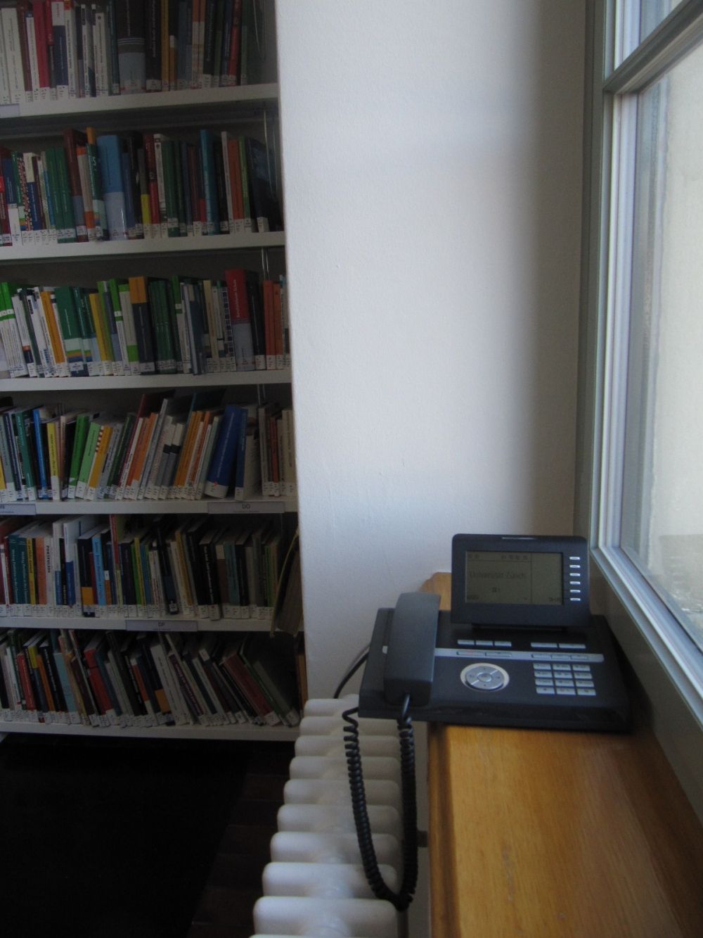 Sitzungsraum KAB-G-12: Telefon.