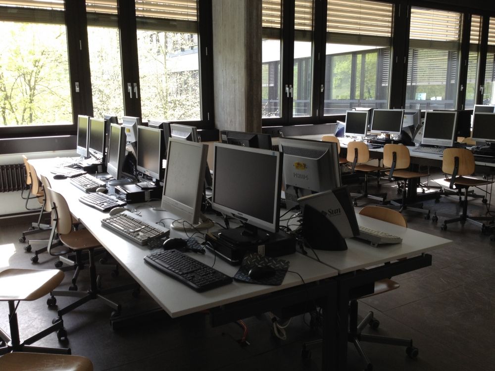 Computerkurs-Raum Y25-J-8: Computerkurs-Raum.