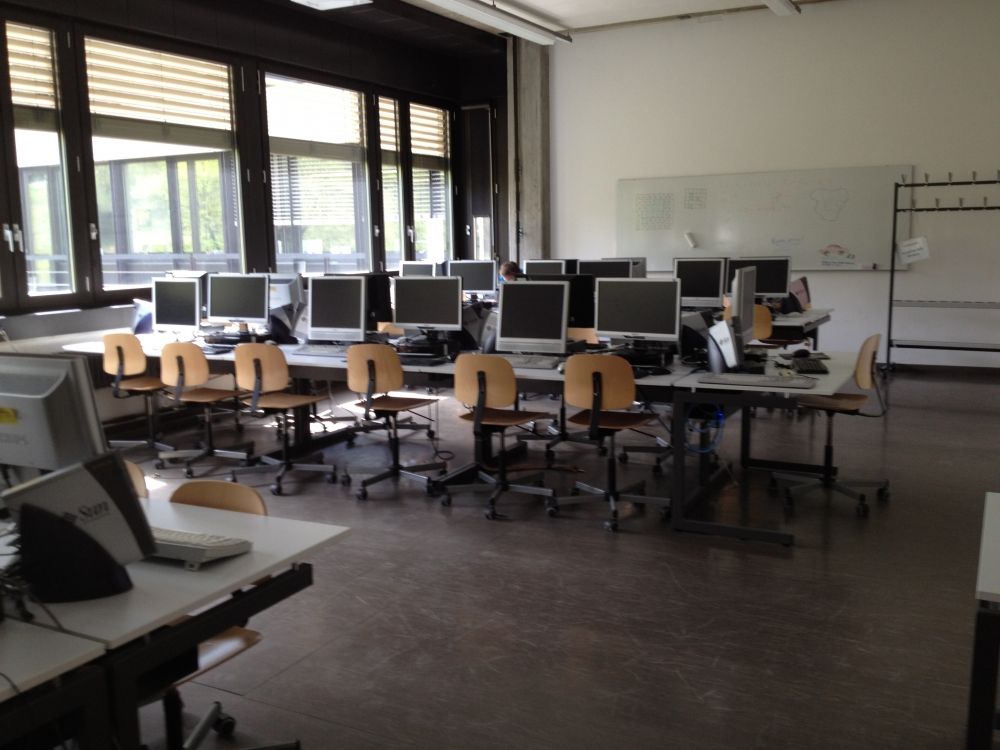 Computerkurs-Raum Y25-J-8: Computerkurs-Raum.