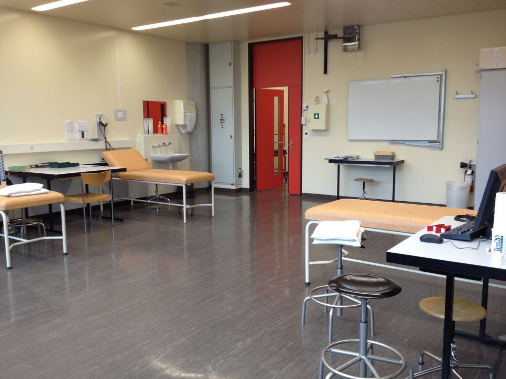 Praktikumsraum Y23-H-36: Kurslabor.