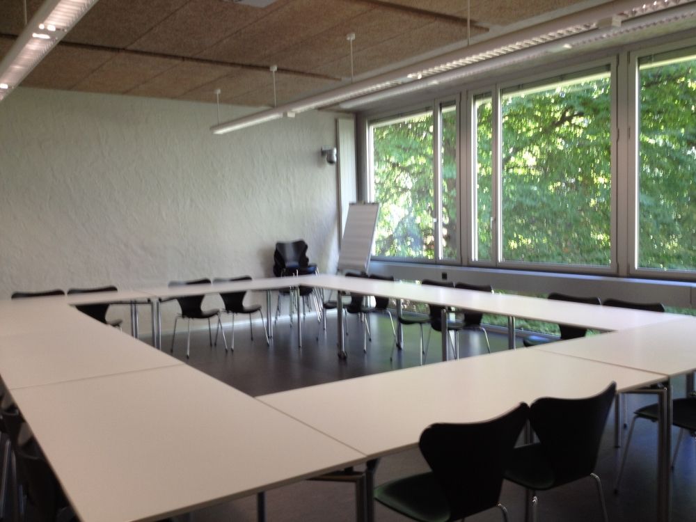 Seminarraum FRE-D-20: Seminarraum von der Tafel aus