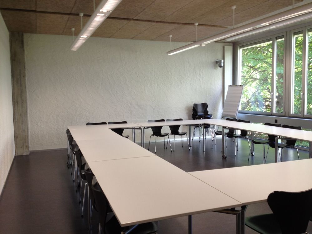 Seminarraum FRE-D-20: Seminarraum von der Tafel aus