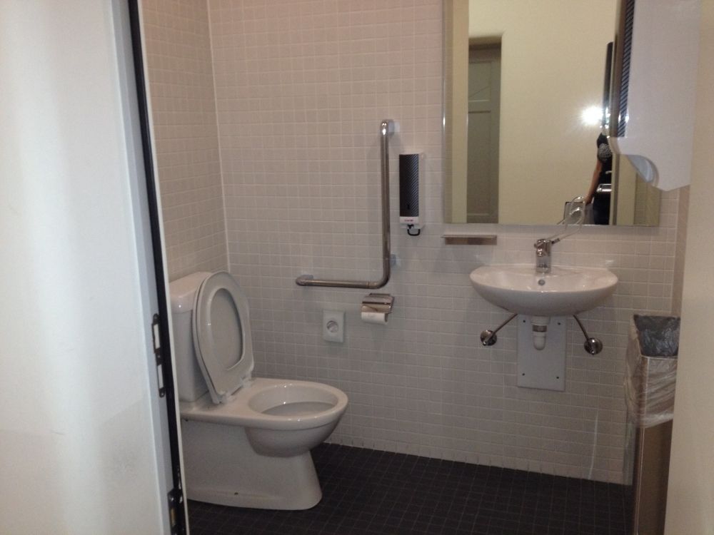 Rollstuhl-WC RAI-H-117: RS-WC (Innenansicht).