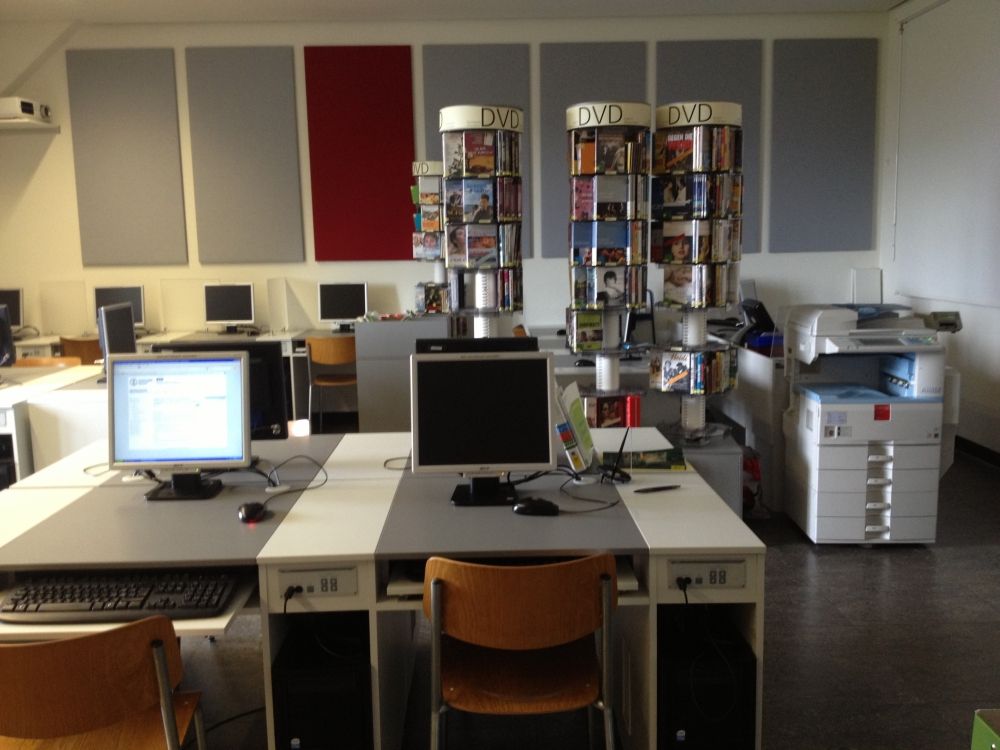 Sprachlabor RAI-J-015: Innenansicht.