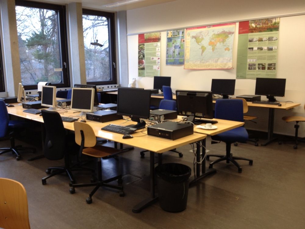Praktikumsraum BOT-0-10A: Computer-Lab.