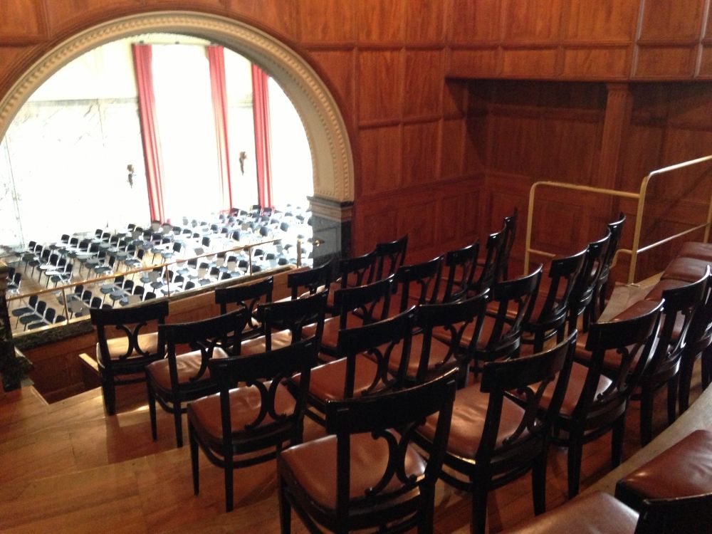 KOL-H, Empore der Aula: Empore.