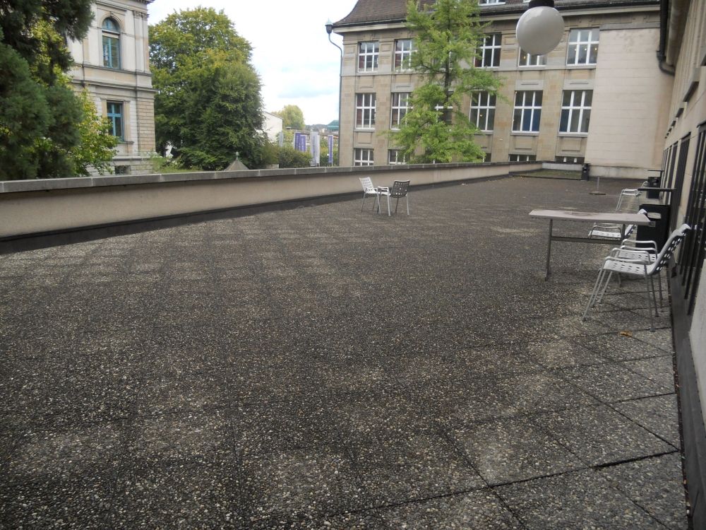 KO2-F, Balkon/Terrasse: Gesamtansicht der Terrasse.