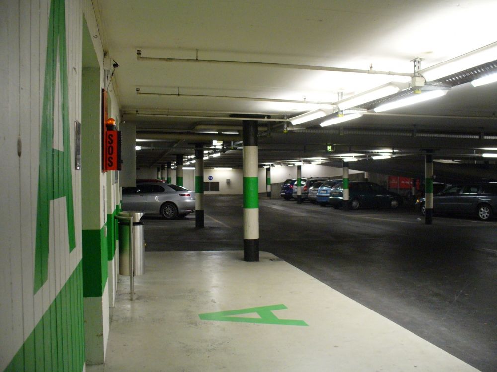 Y50, Stockwerk A: Sicht auf die Ebene.