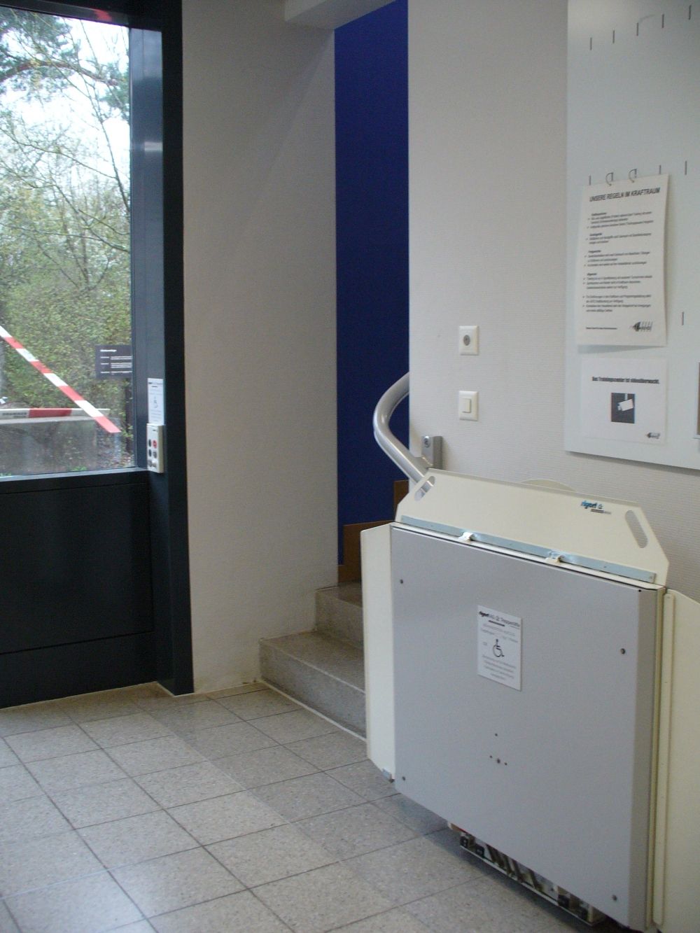 Y30-E, Treppenlift: Der Treppenlift.