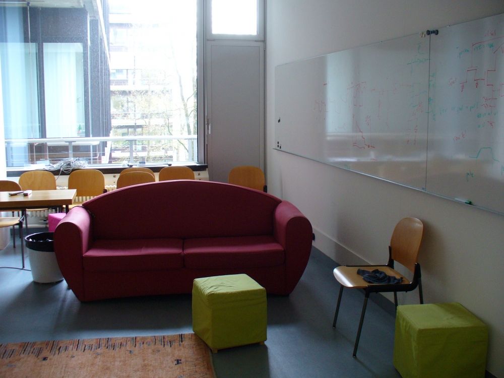 Aufenthaltsraum Y55-G-20: Das Rauminnere.