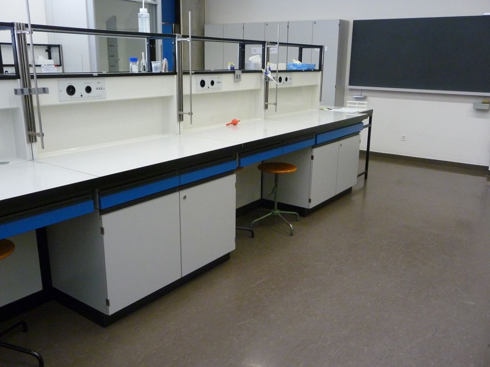 Praktikumsraum Y44-H-40: Biochemischer Praktikumsraum.