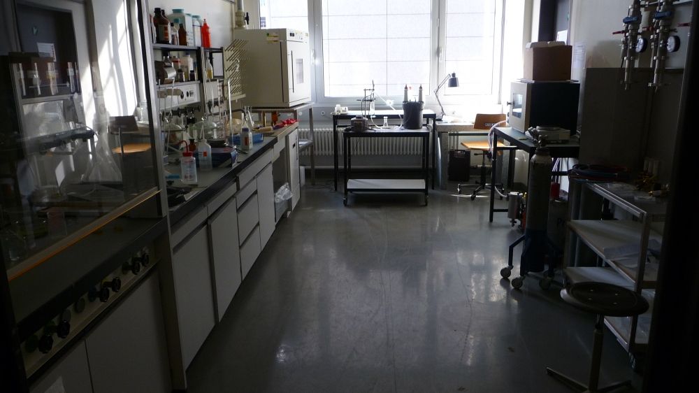 Labor Y36-H-44: Chemie-Labor (Innenansicht).