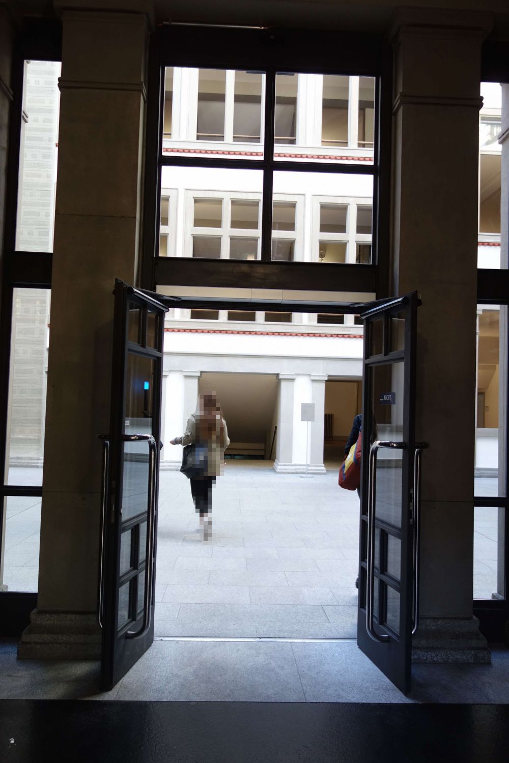 Gebäude RAA: Eingangshalle.