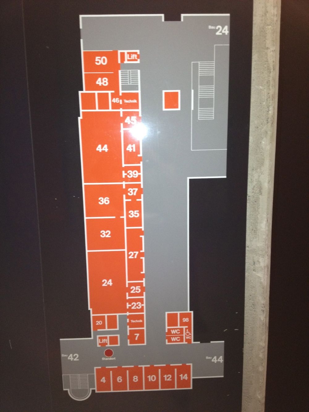 Y23, Stockwerk H: Stockwerkplan 1 (H)
(befindet sich bei der Zweier-Liftgruppe).