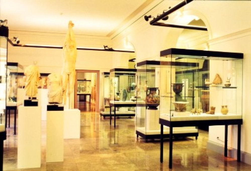 RAK-E, Museum: Archäologische Sammlung.
