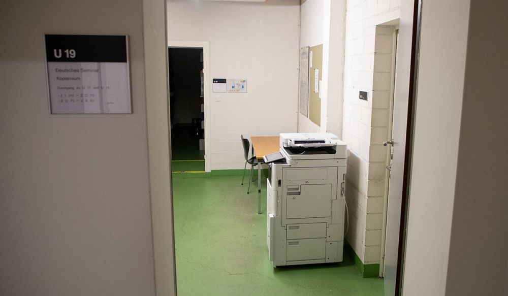 Kopierraum SOD-U-019: PrintPlus-Kopiergerät (A3) auf der rechten Seite des Raums.