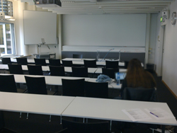 Seminarraum BIN-2-A.10: Sicht zur Tafel.