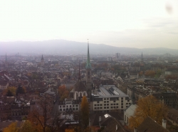 KOL-M, Balkon/Terrasse: Aussicht auf Zürich.